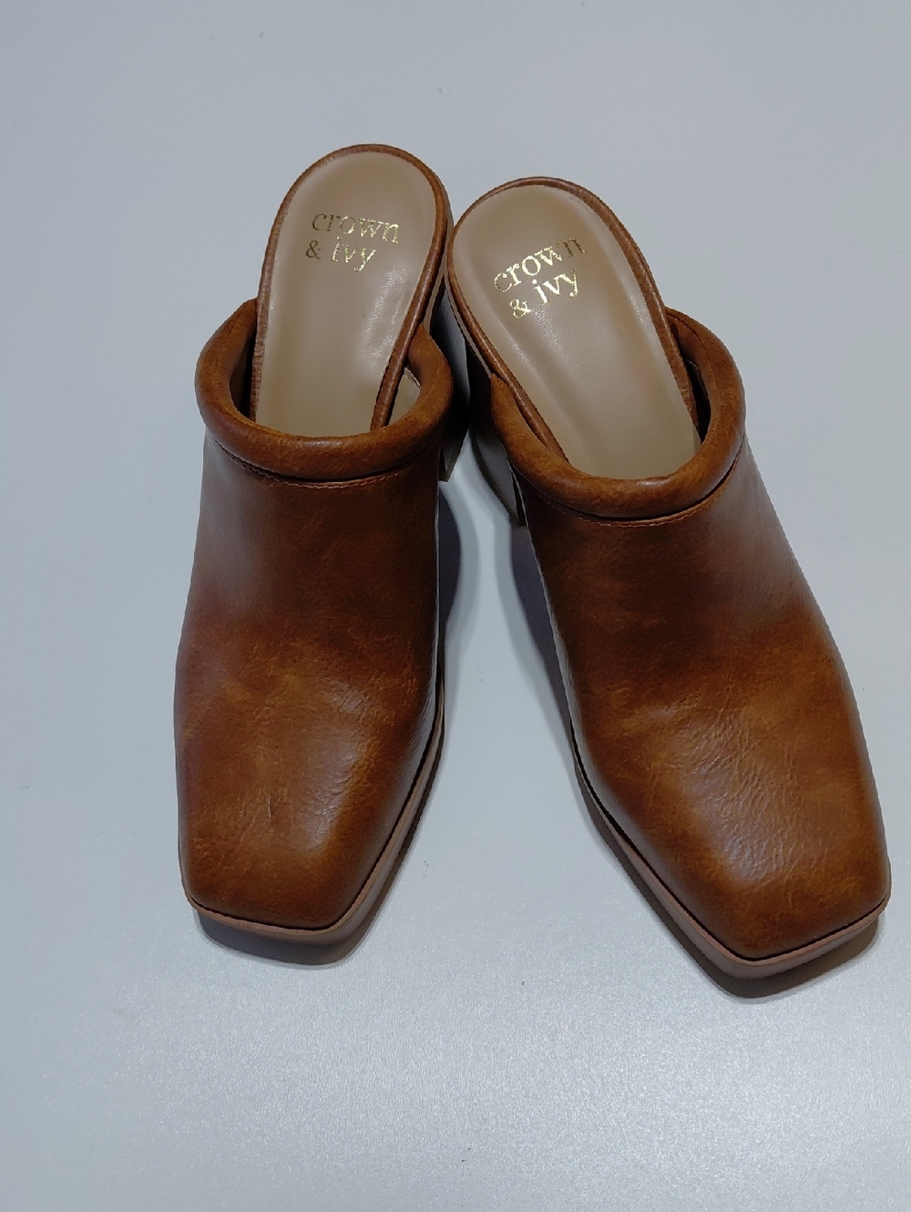 CROWN & IVY  Women's Lewis Cognac Heeled Clogs Size 10M